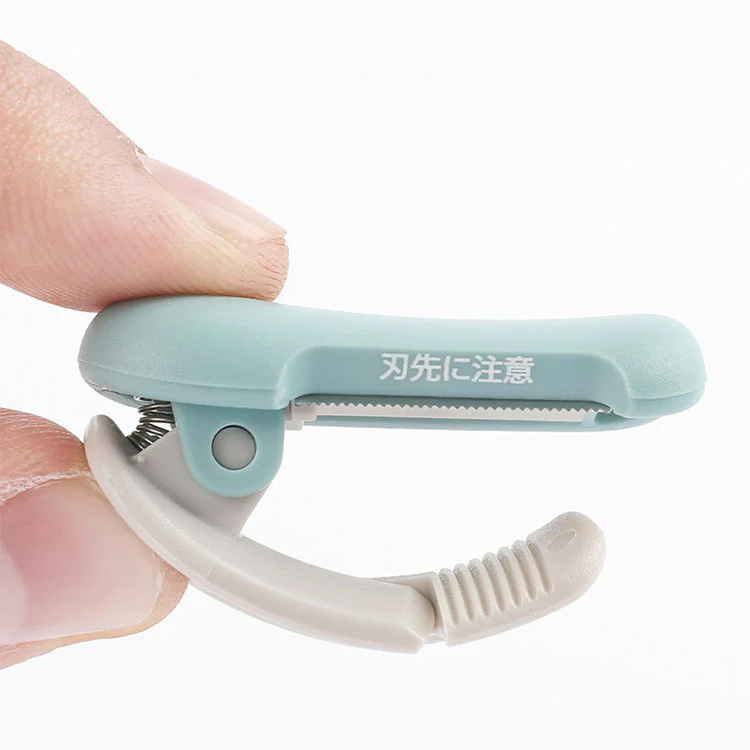 Kokuyo Me Clip-Type Tape Cutter (10-15mm) - Golden Green - Image 5