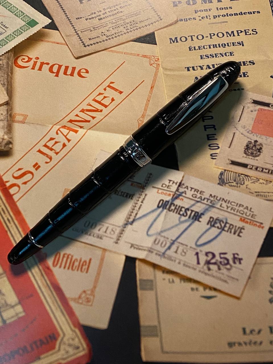 Luxo Limited Edition Leather Fountain Pen - Black (Fine Nib)