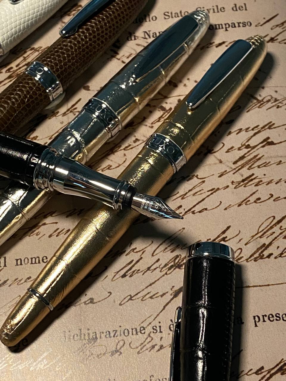 Luxo Limited Edition Leather Fountain Pen - Black (Fine Nib) - Image 5
