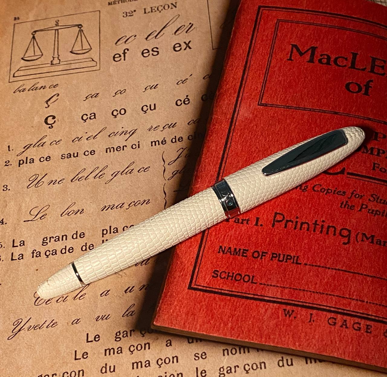 Luxo Limited Edition Leather Fountain Pen - Ivory (Fine Nib) - Image 5