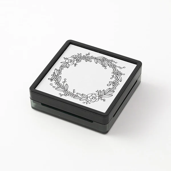 Midori Paintable Stamp Pre-inked Wreath - Image 2