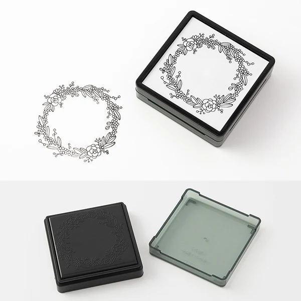 Midori Paintable Stamp Pre-inked Wreath - Image 3