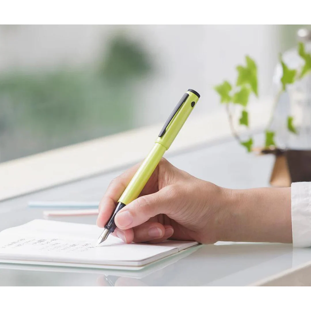 Pilot LIGHTIVE Fountain Pen - Non-Color (Clear) - Image 7